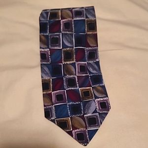 Foliproni by Milano 100% Italian silk Pre-Owned colorful designs